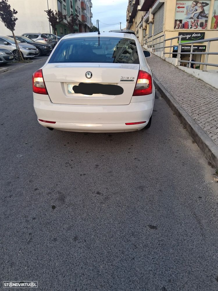 Skoda Octavia 1.6 TDI Greenline - 6