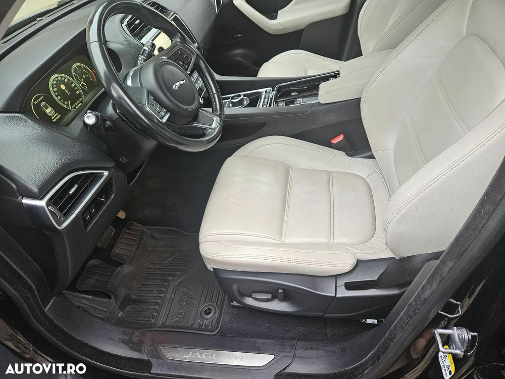 Jaguar F-Pace - 11