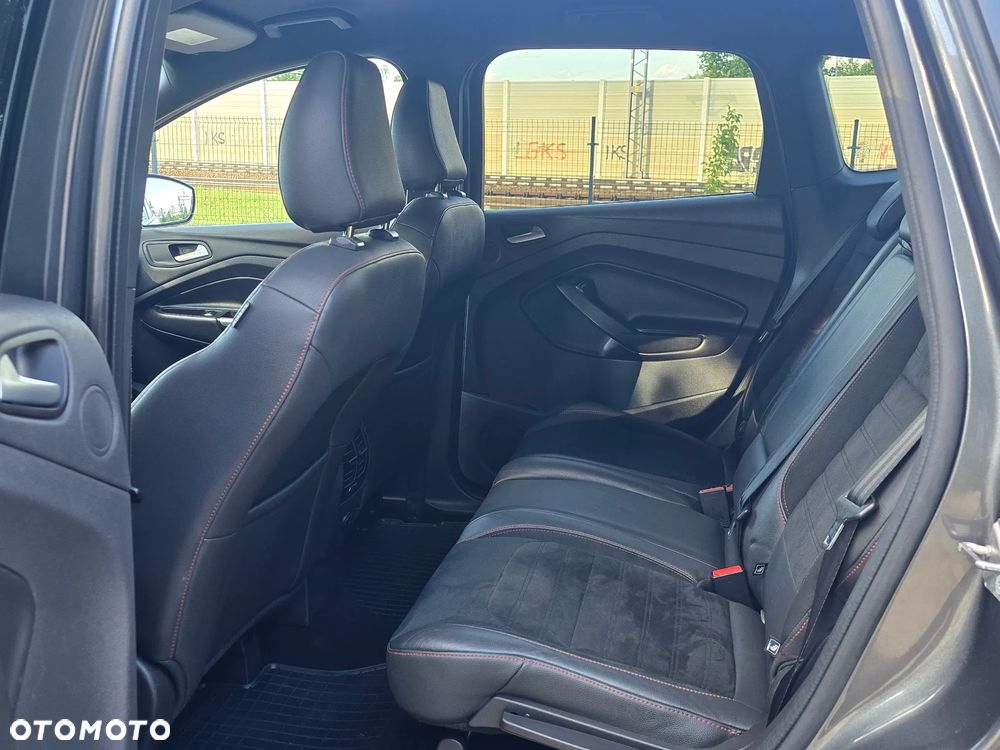 Ford Kuga 2.0 TDCi 4x4 ST-Line - 14