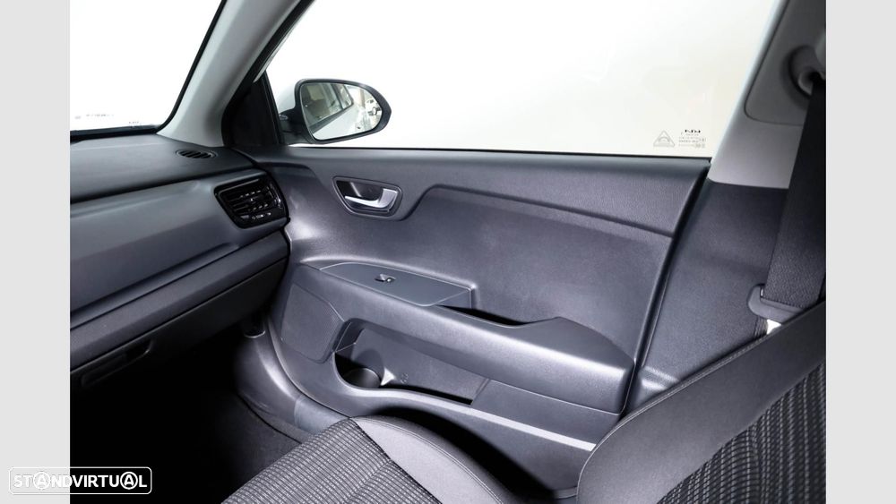 Kia Stonic 1.0 T-GDI Drive — fotografia 17