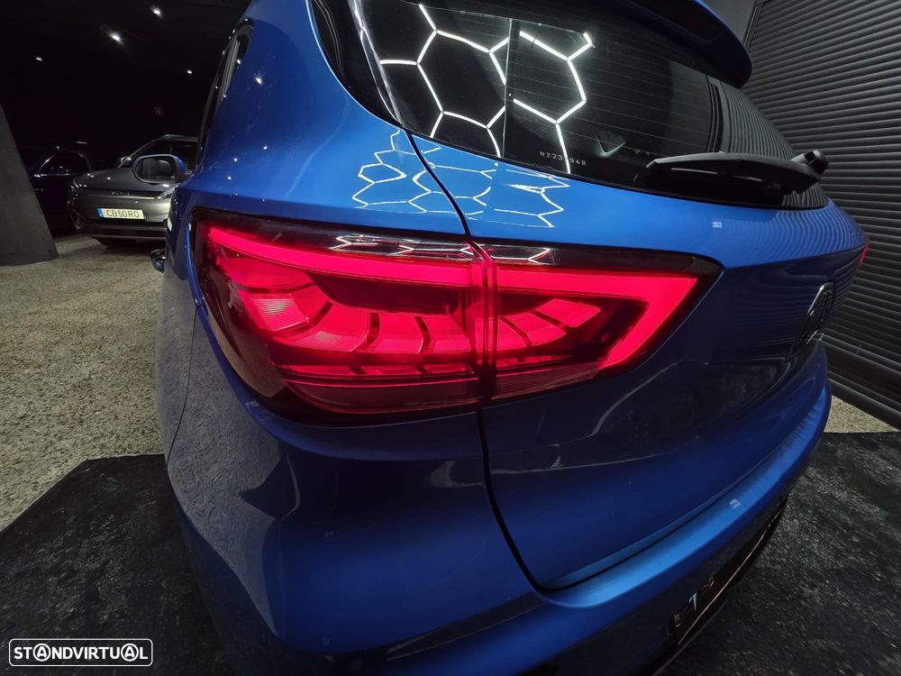 MG ZS EV 72.6 kWh Luxury OBC 11 kW - 29