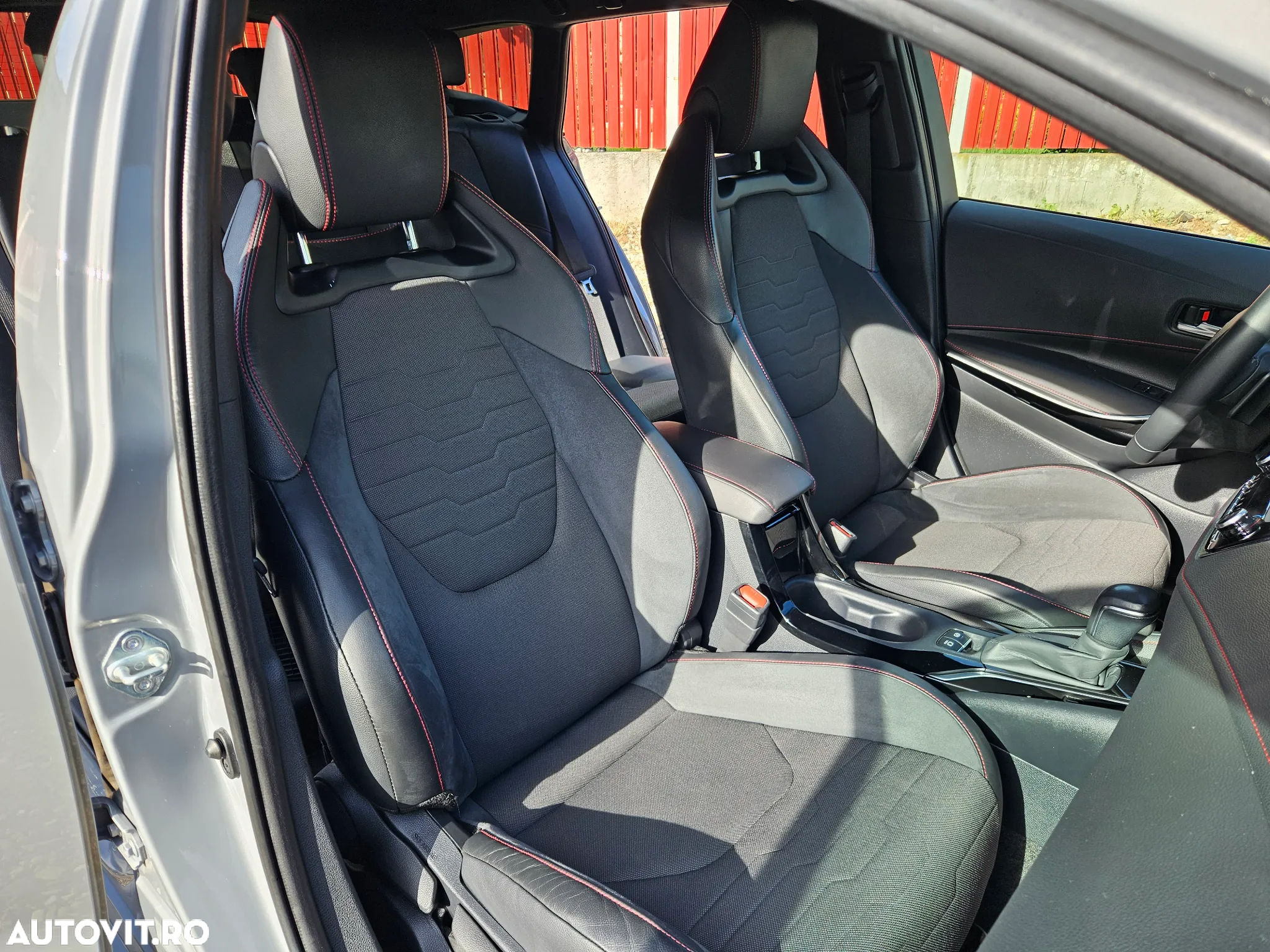 Toyota Corolla 2.0 Hybrid Touring Sports Business Edition - 10