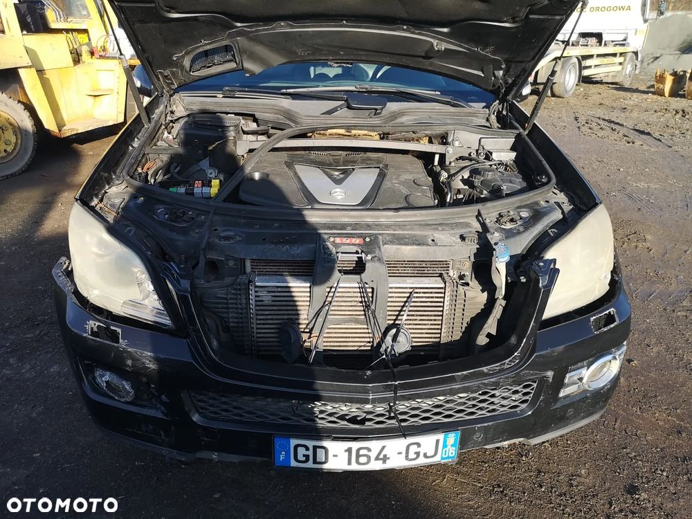 Mercedes-Benz GL 320 CDI 4Matic 7G-TRONIC - 25