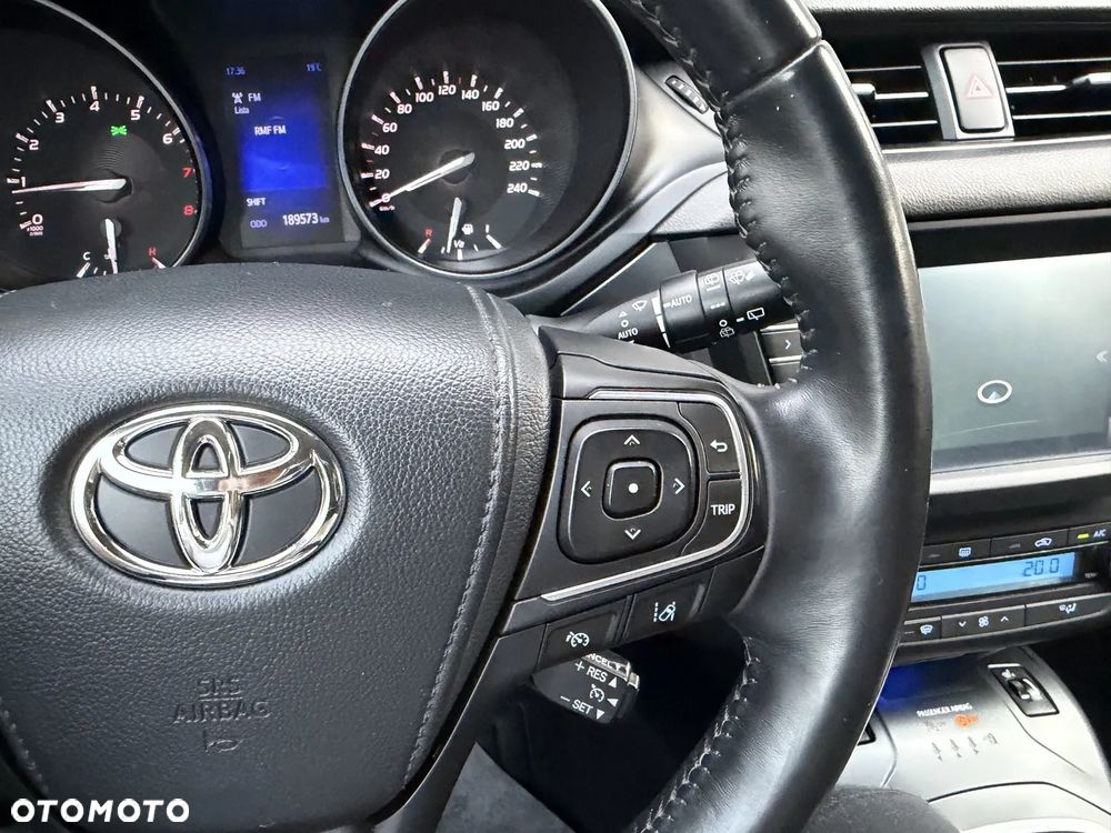 Toyota Avensis Touring Sports 1.8 Executive - 26
