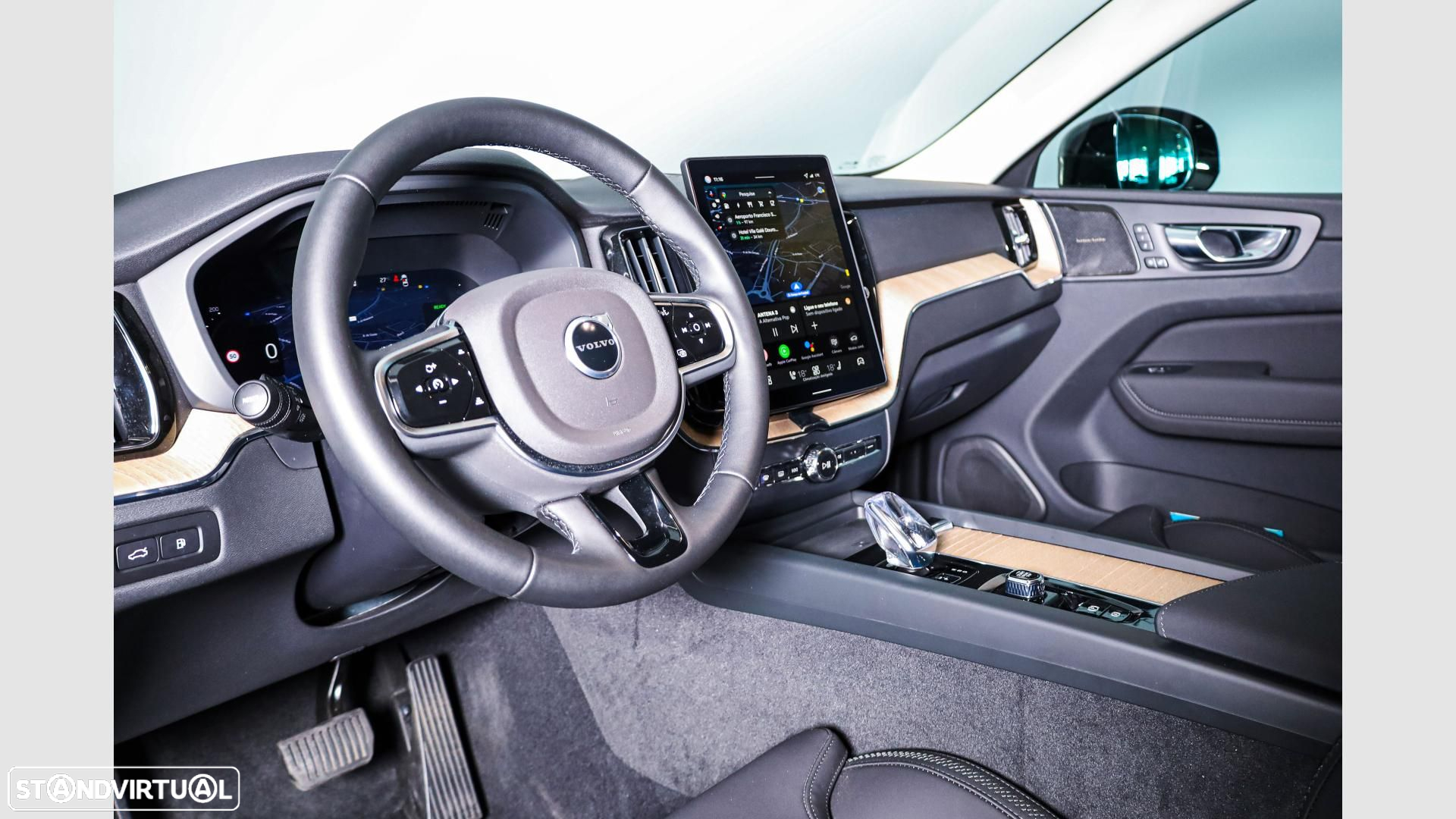 Volvo XC 60 2.0 T6 PHEV Plus Dark AWD - 11