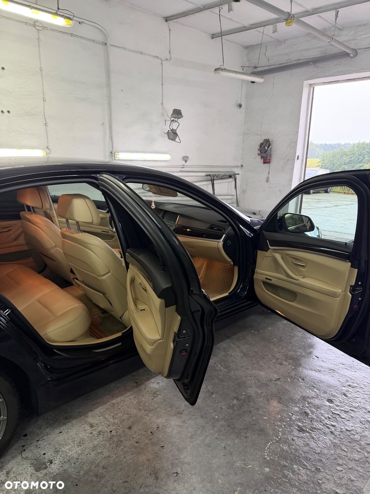 BMW Seria 5 530d xDrive Luxury Line - 15