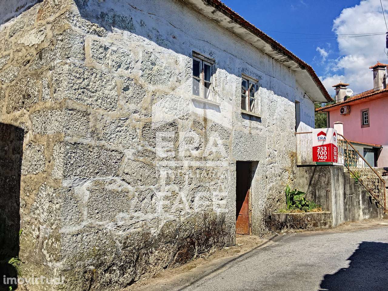 Moradia para restauro em Revelhe - Grande imagem: 4/11