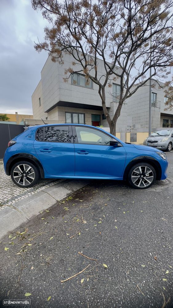 Peugeot e-208 GT - 6