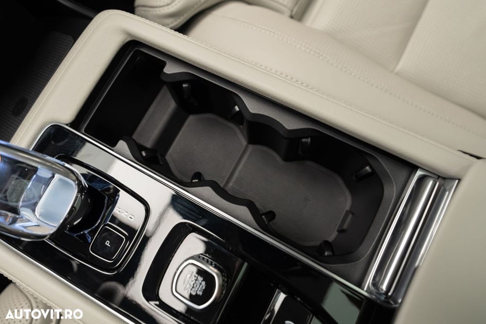 Volvo XC 90 - 19