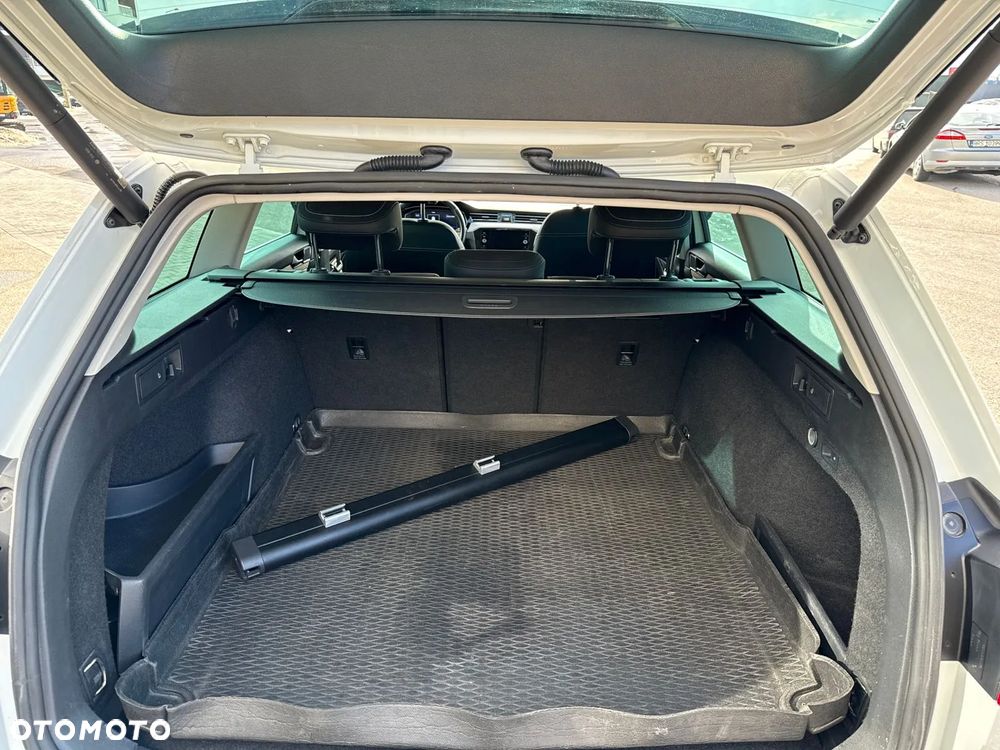 Volkswagen Passat 2.0 TDI SCR DSG 4Motion Elegance - 14