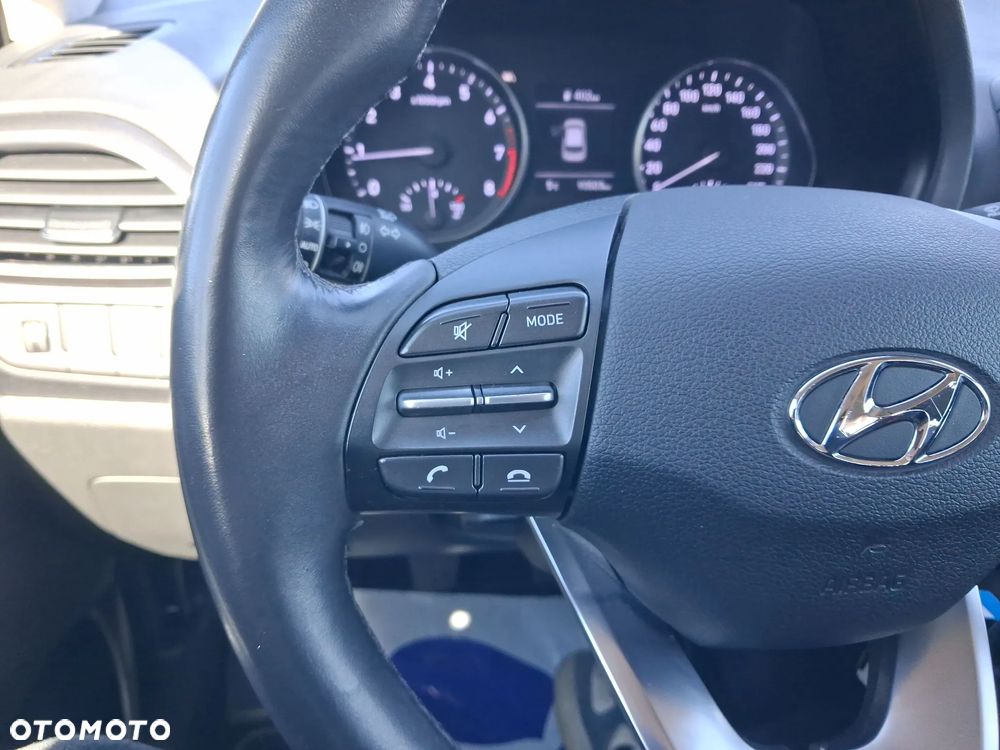 Hyundai i30 1.5 DPI Classic + - 17