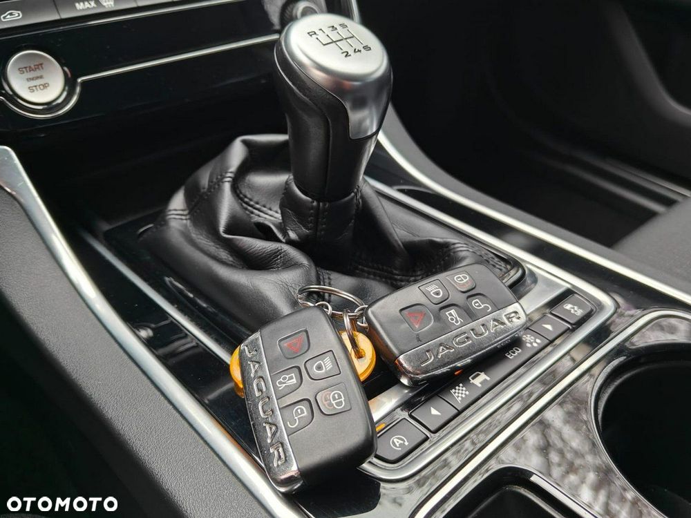 Jaguar XF - 9