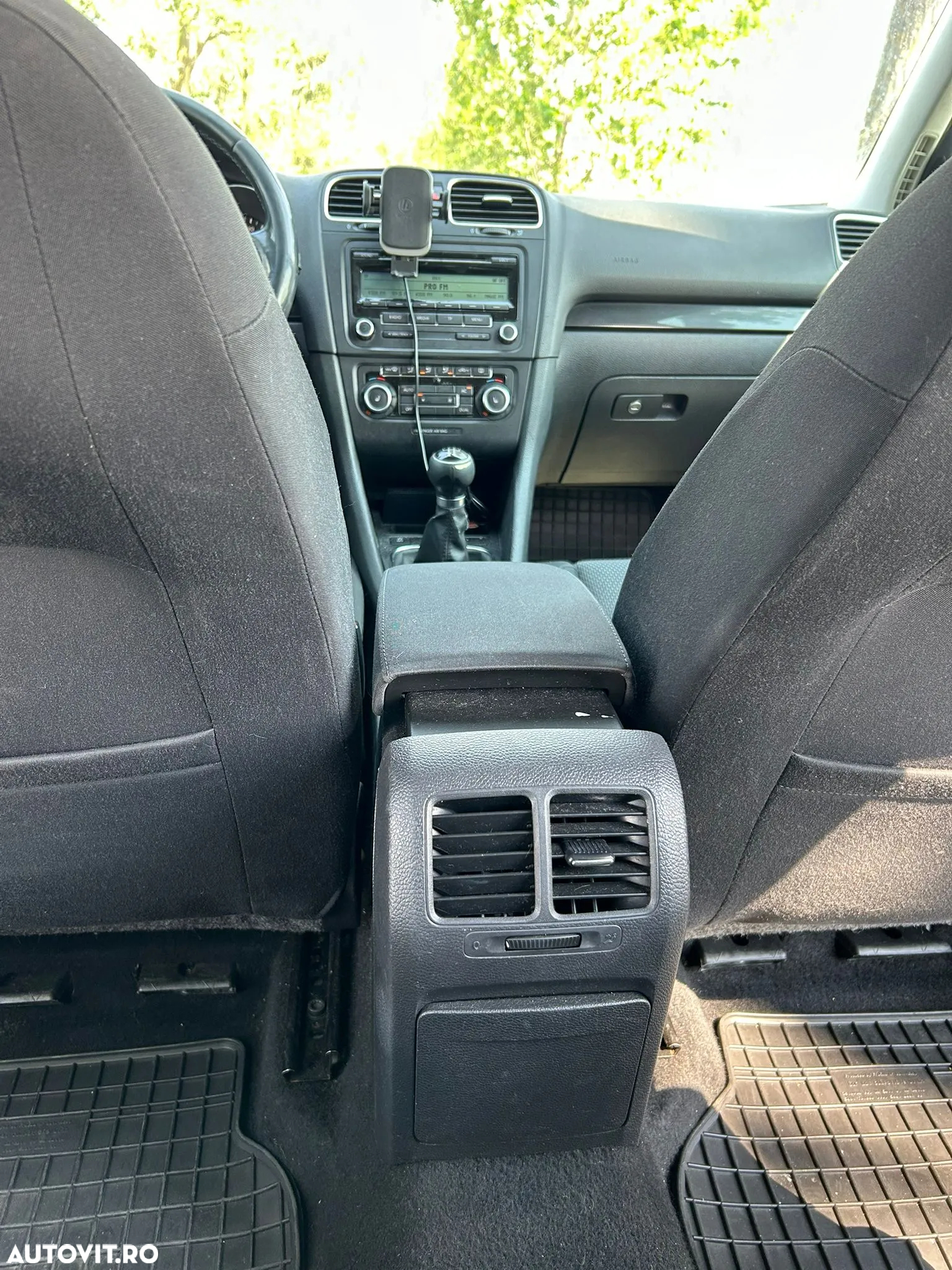 Volkswagen Golf 1.6 TDI DPF Comfortline - 14