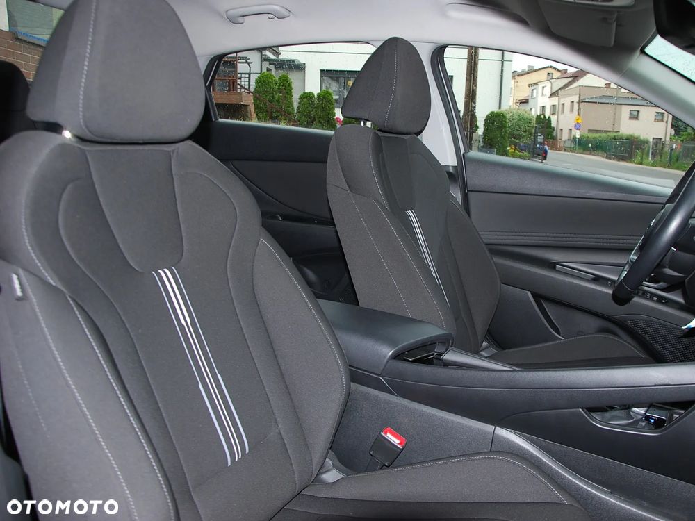 Hyundai Elantra 1.6 Smart CVT - 8