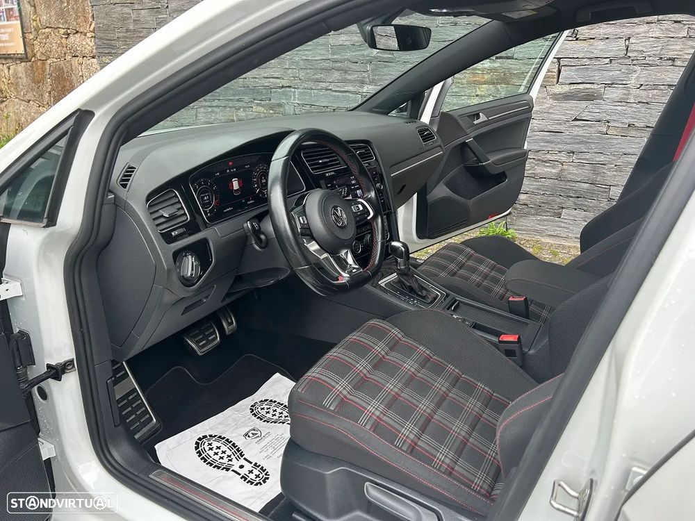 VW Golf 2.0 TSI GTI DSG Performance - 11