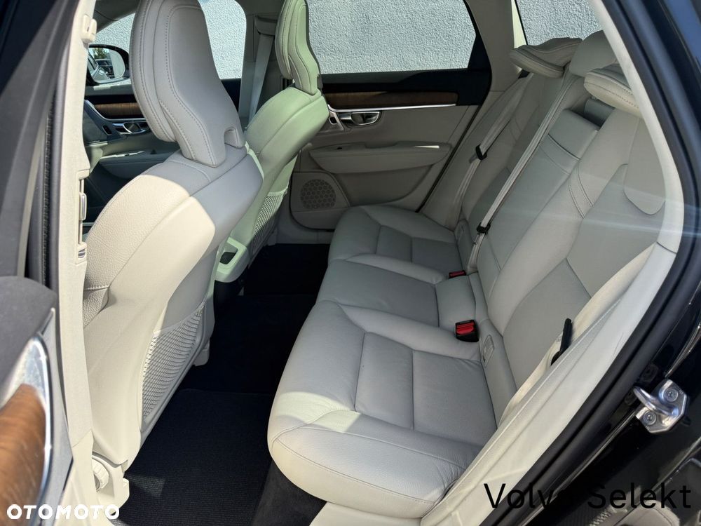 Volvo V90 Cross Country - 23