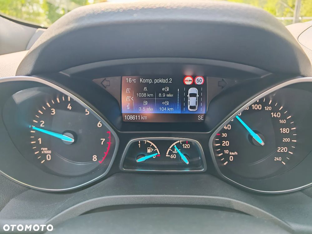 Ford Kuga 1.5 EcoBoost 2x4 ST-Line - 8