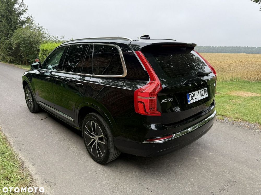 Volvo XC 90 T8 AWD Plug-In Hybrid Core 7os - 28