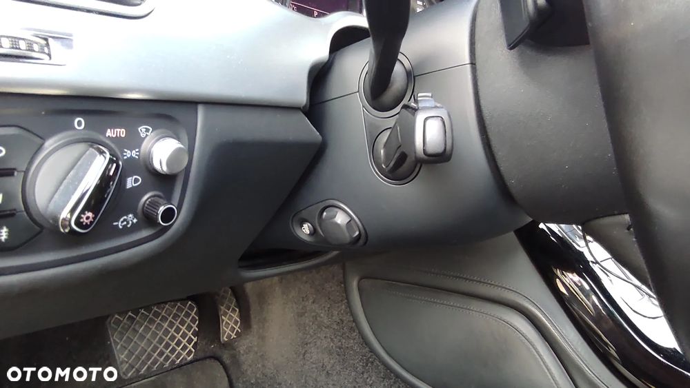 Audi A8 4.2 TDI DPF (clean diesel) quattro tiptronic Lang - 33