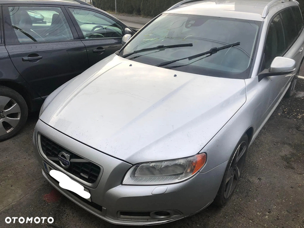 VOLVO V70 1.6 D / E-HDI R-DESIGN 426-26 MANUAL ANGLIK CAŁY NA CZĘŚCI