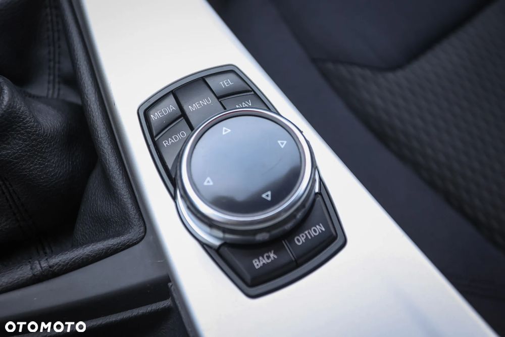 BMW Seria 3 318d Blue Performance Luxury Line - 29