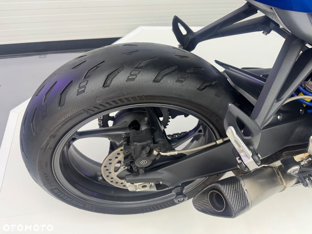 Triumph Street Triple - 32