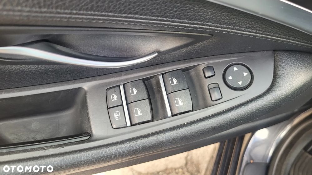 BMW Seria 5 - 32