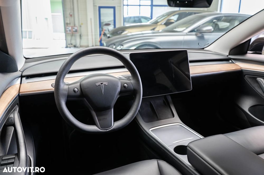 Tesla Model 3 Long Range AWD Premium - 29