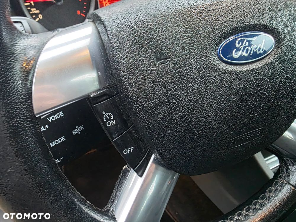 Ford Focus 1.8 Titanium - 11