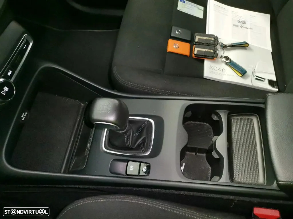 Volvo XC 40 1.5 T3 Momentum Core - 10