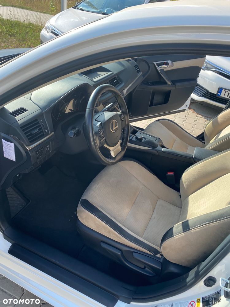 Lexus CT - 18