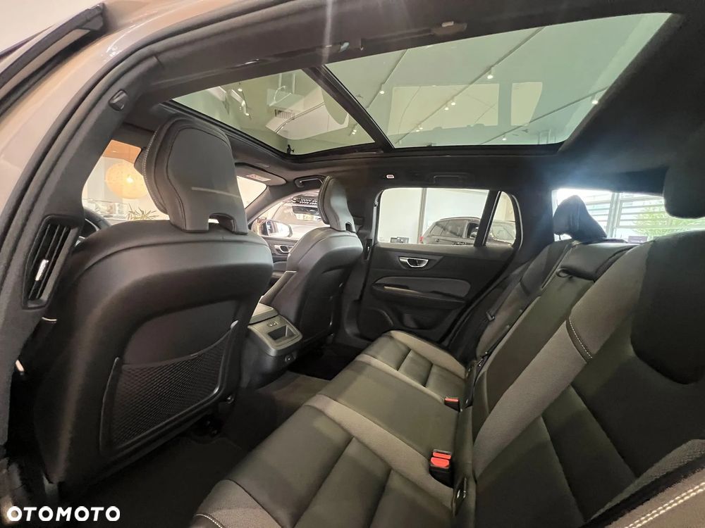 Volvo V60 B4 B Ultimate Dark - 30