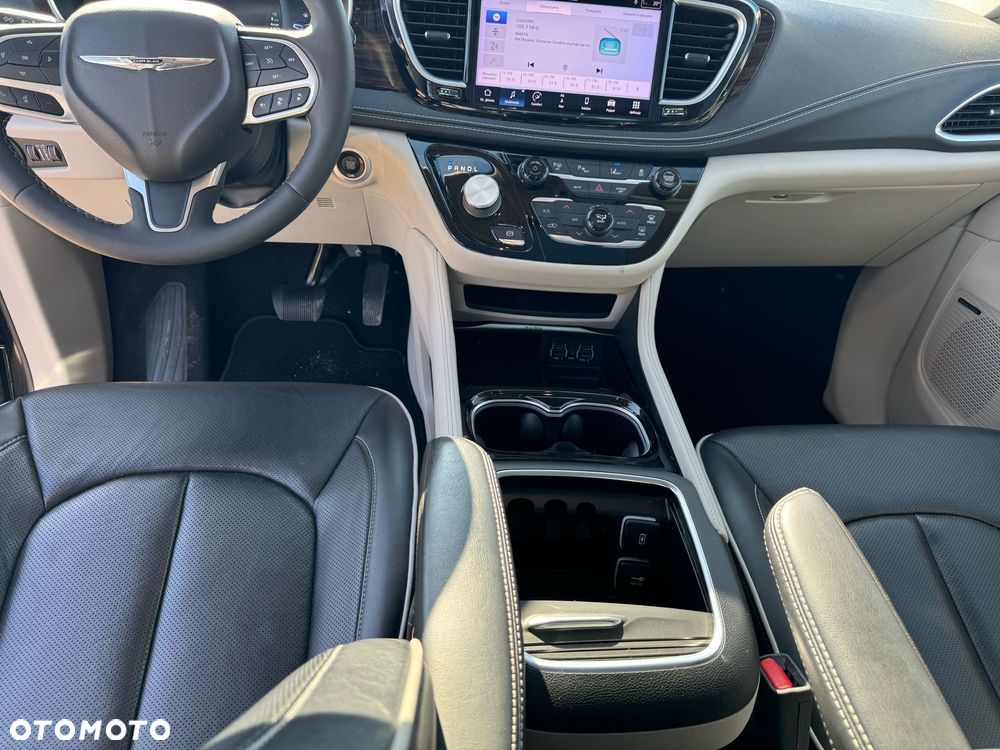 Chrysler Pacifica - 14