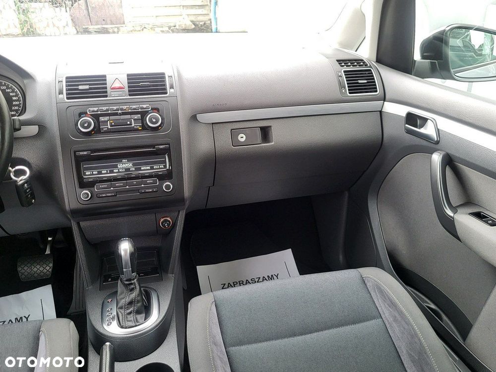 Volkswagen Touran - 28