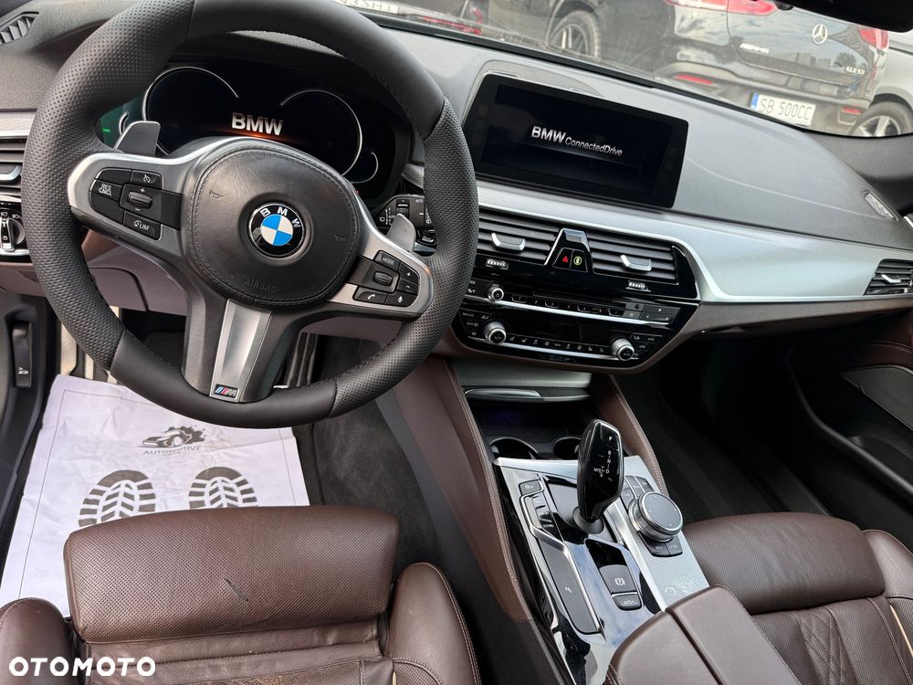 BMW Seria 5 520d M Sport - 8