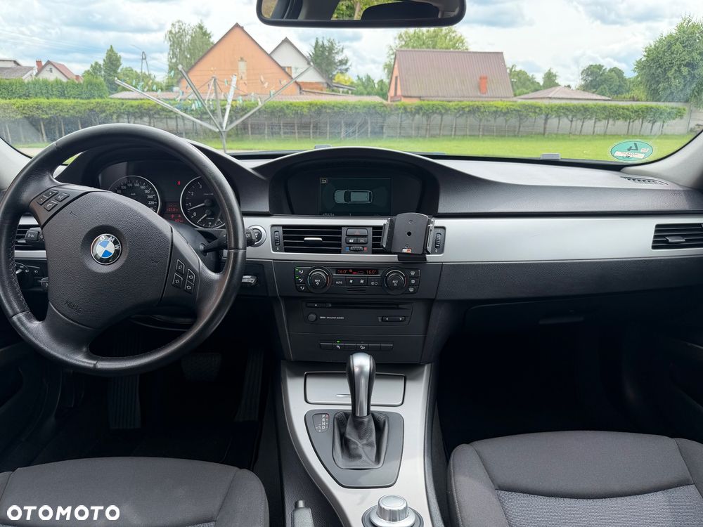 BMW Seria 3 325i - 14