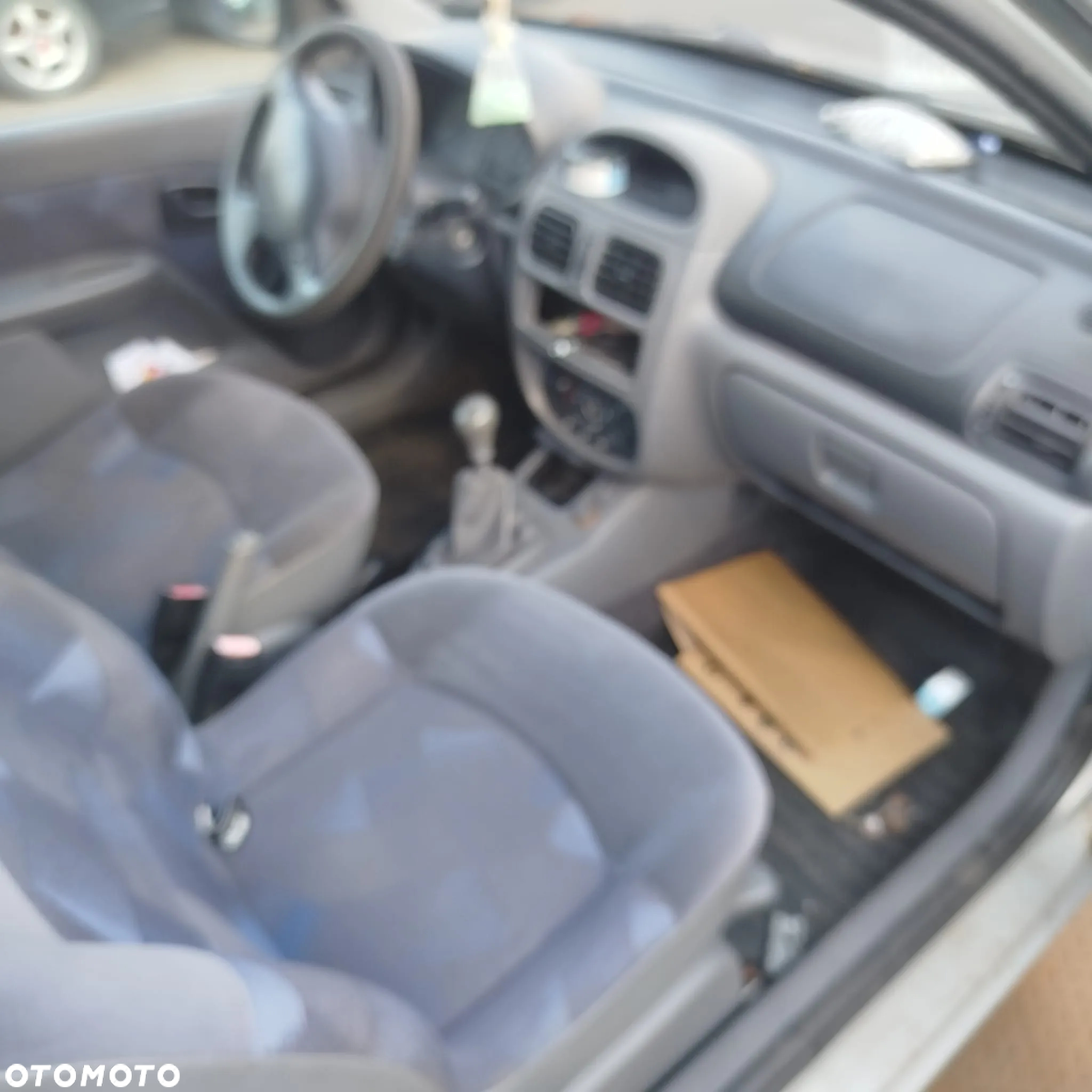 Renault Clio 2 na części . - 4