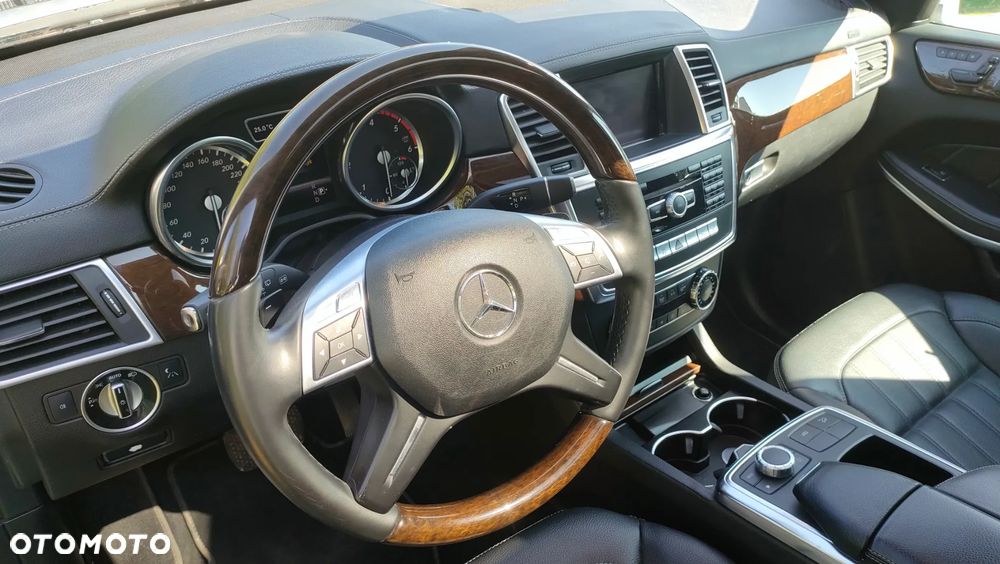 Mercedes-Benz GL 350 BlueTEC 4-Matic - 13
