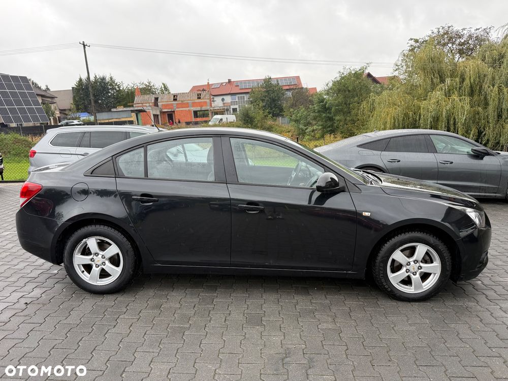 Chevrolet Cruze 1.8 LS+ - 4