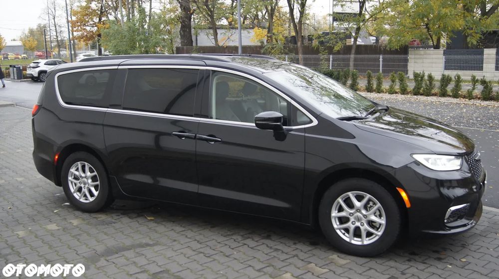 Chrysler Pacifica - 8