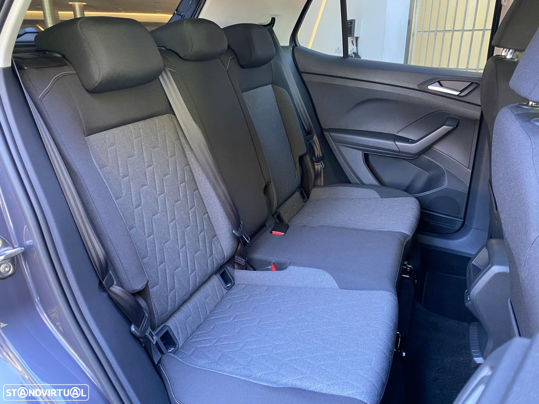 VW T-Cross 1.0 TSI Urban DSG - 12