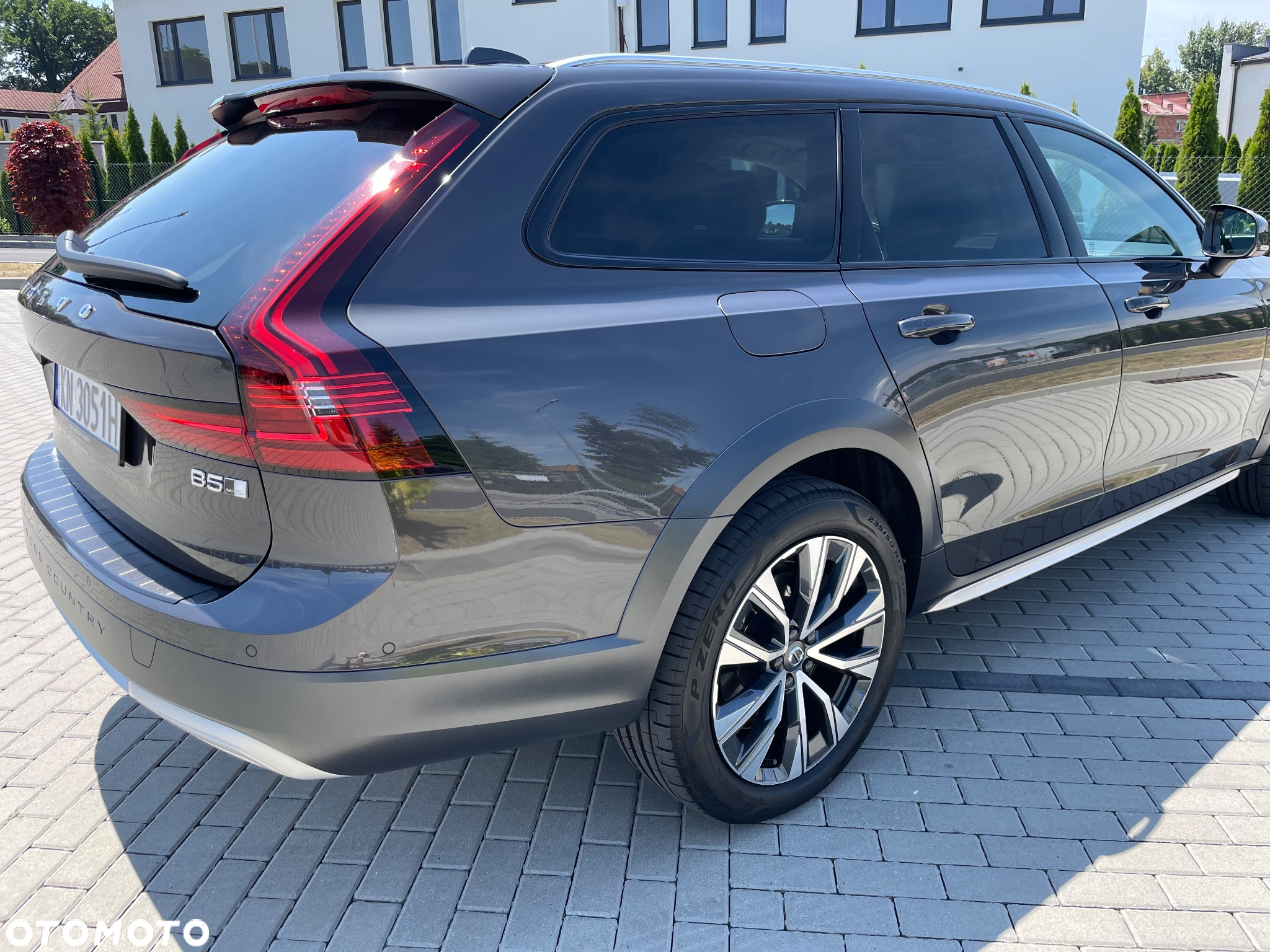 Volvo V90 Cross Country - 12