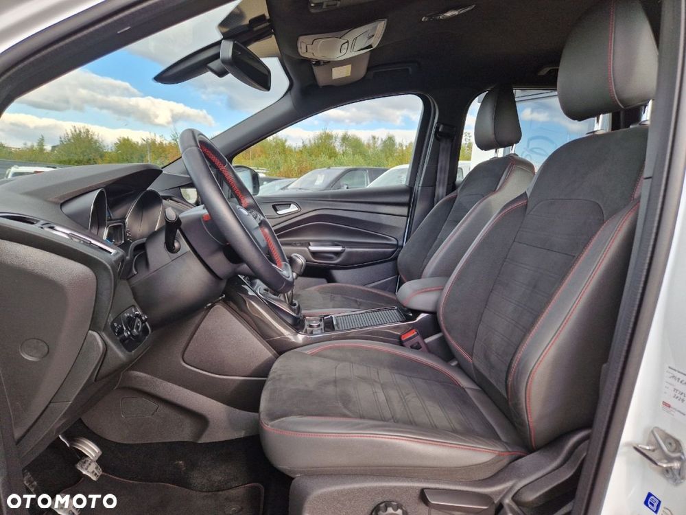 Ford Kuga 1.5 EcoBoost 2x4 ST-Line - 5