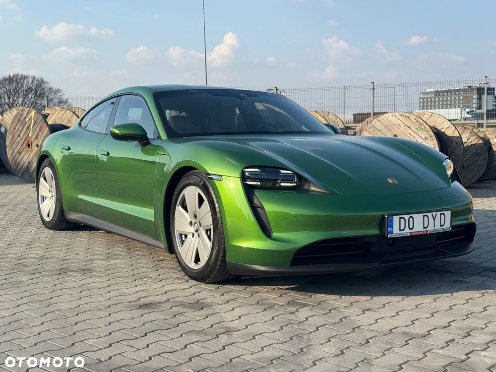 Porsche Taycan - 8