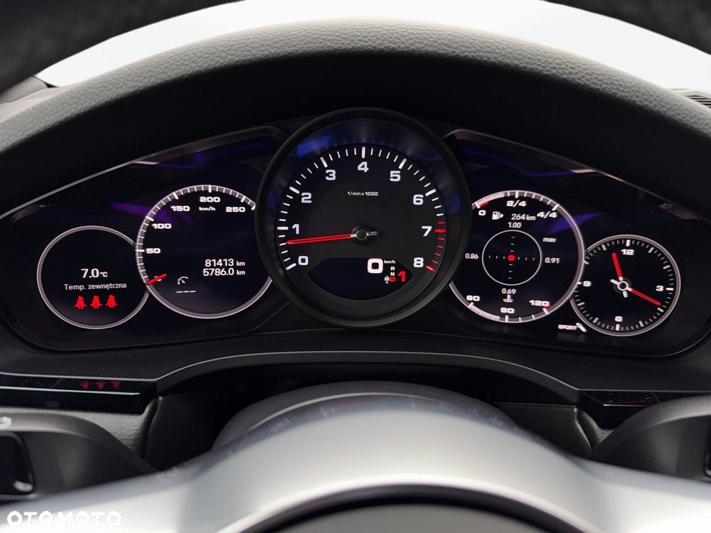 Porsche Cayenne - 29