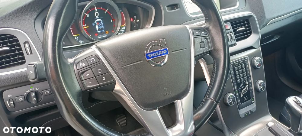 Volvo V40 D4 Summum - 28