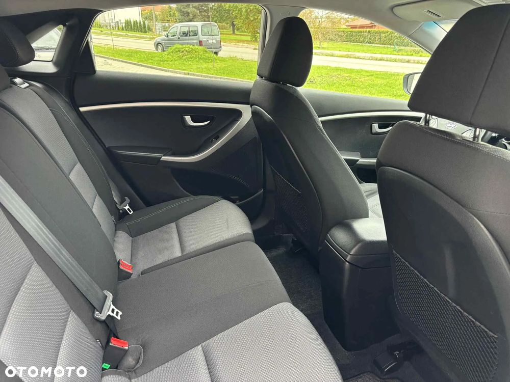 Hyundai i30 1.6 CRDi BlueDrive Classic + - 8