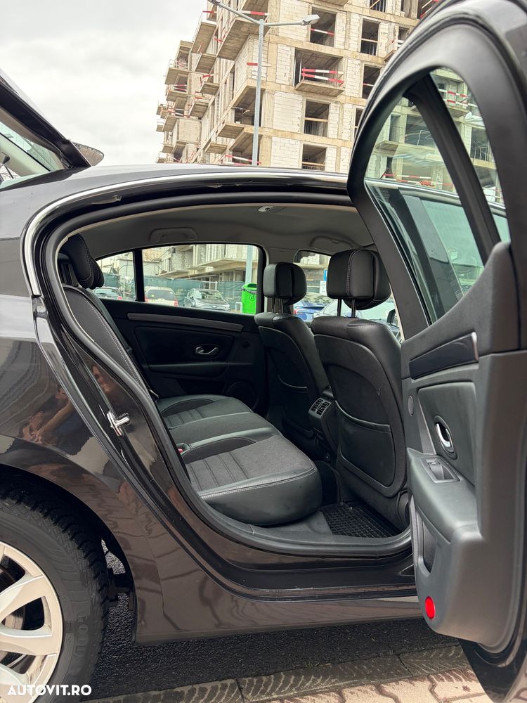 Renault Laguna dCi 110 FAP Sportway - 8