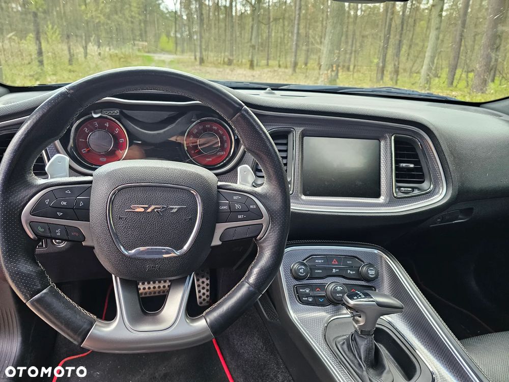 Dodge Challenger - 10