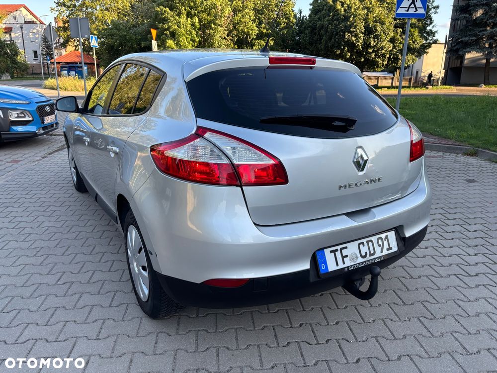 Renault Megane 1.6 16V 100 Authentique - 11